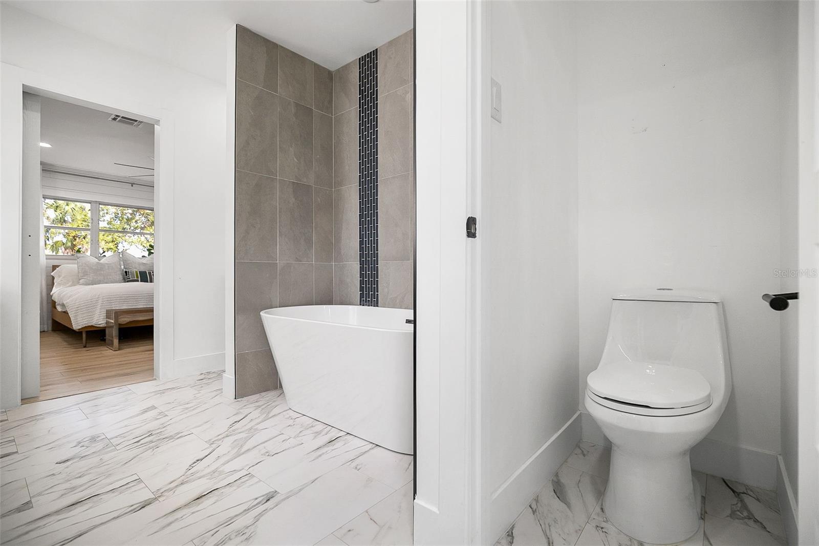 WHITFIELD ESTATES - Residential Lease