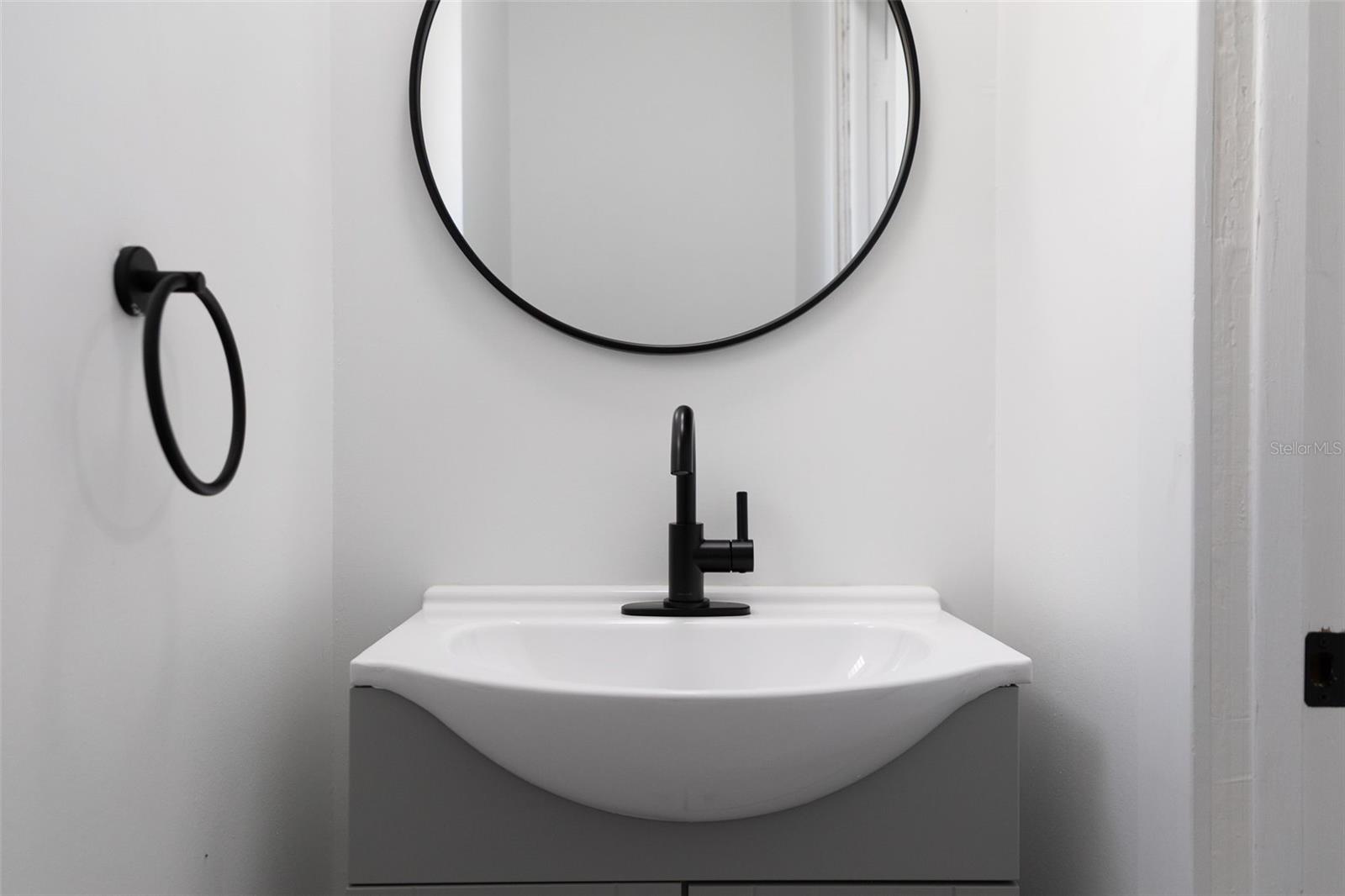 WHITFIELD ESTATES - Residential Lease