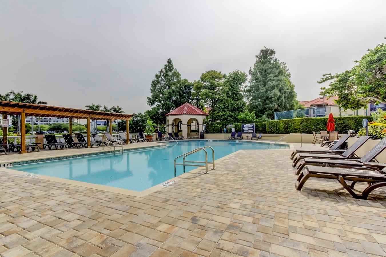 AUDUBON CONDO AT FEATHER SOUND - Residential