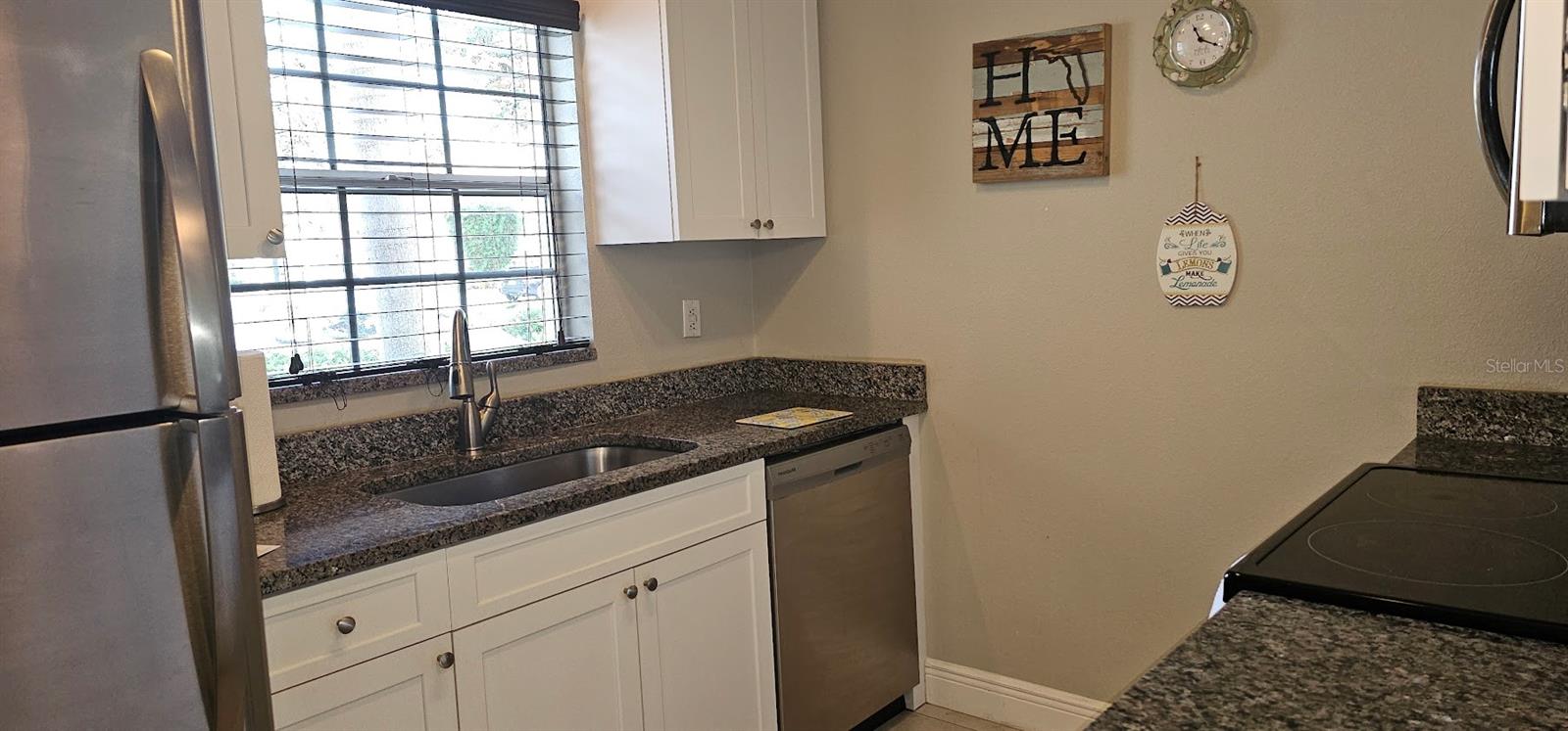 PINESTONE AT PALMER RANCH - Residential Lease