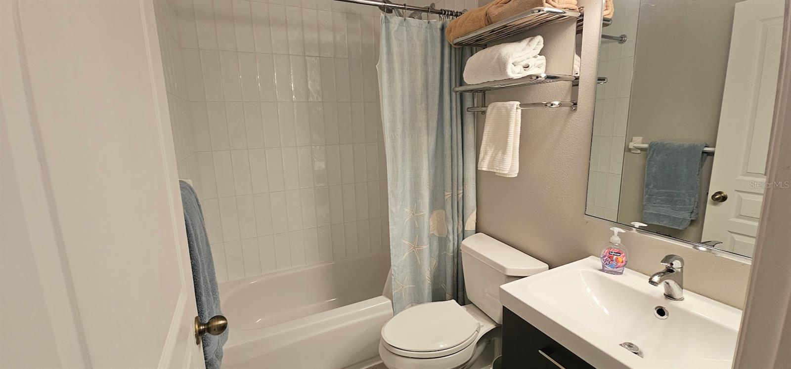 PINESTONE AT PALMER RANCH - Residential Lease