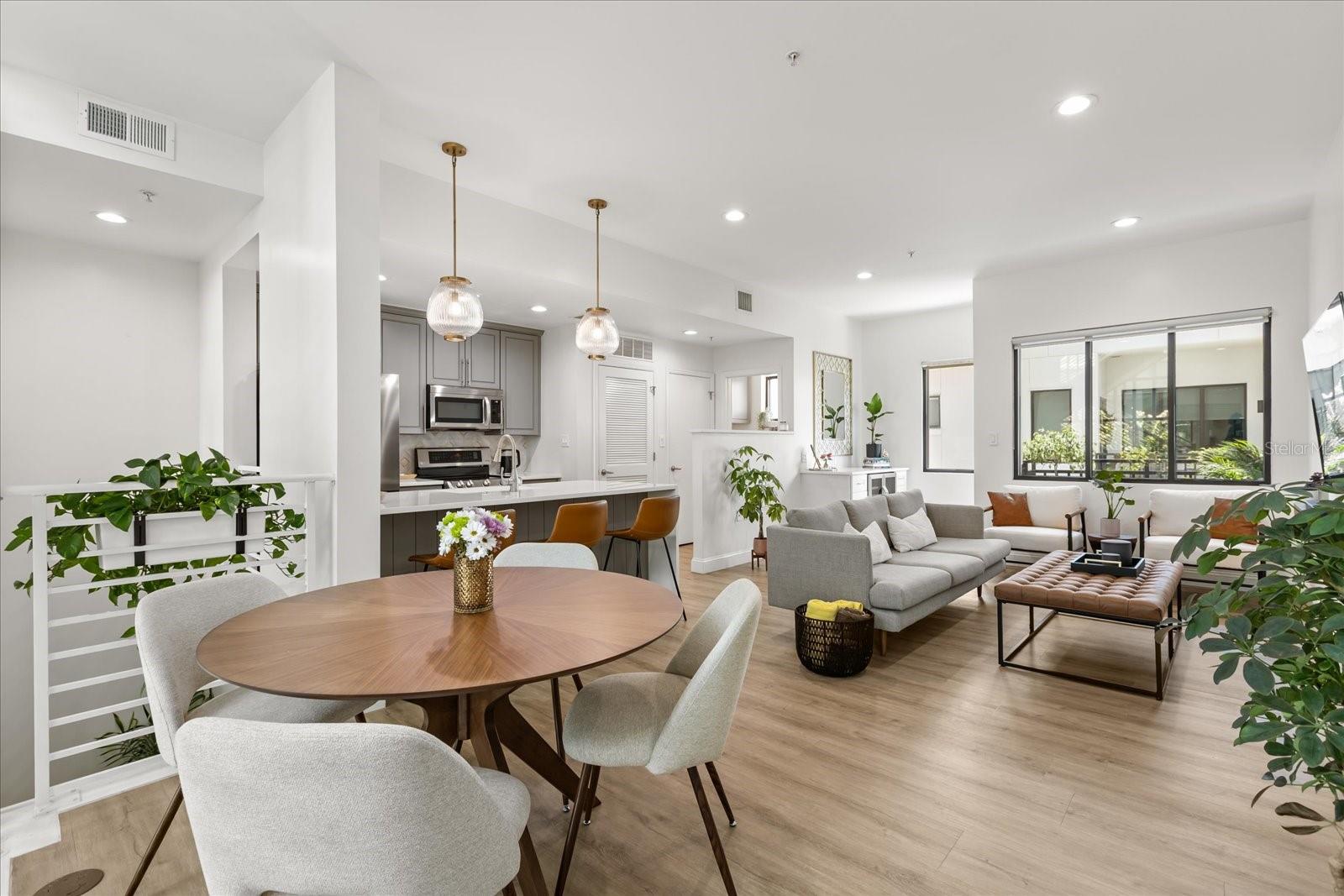 356 S OSCEOLA AVENUE 15