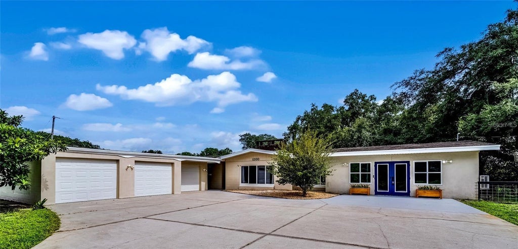 Photo of 1200 Lake Harney Road, Geneva, FL 32732 (MLS # O6425840)