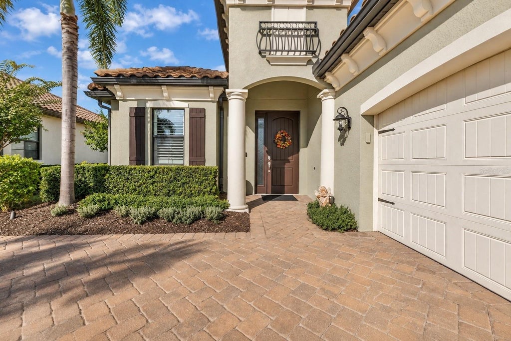 Photo of 16422 Hillside Circle, Bradenton, FL 34202 (MLS # C7532478)