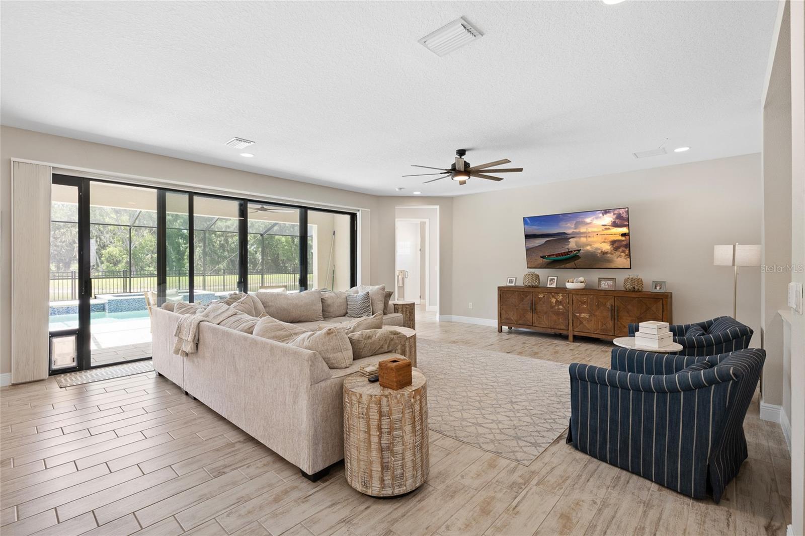 HINTON HAWKSTONE PHASE 1A2 LOT 18 BLOCK 21 - Residential