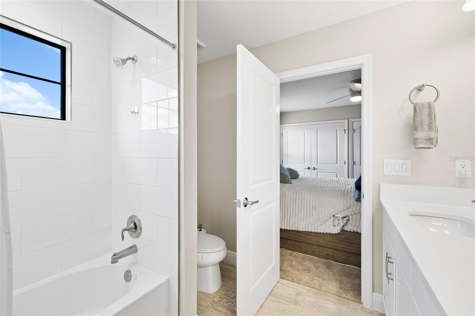 HINTON HAWKSTONE PHASE 1A2 LOT 18 BLOCK 21 - Residential