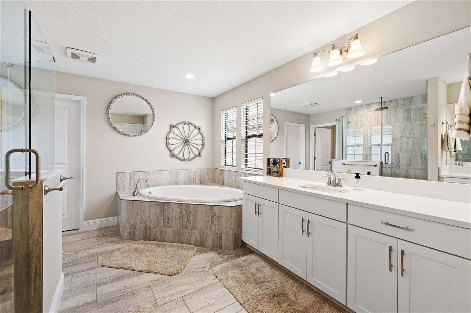 HINTON HAWKSTONE PHASE 1A2 LOT 18 BLOCK 21 - Residential