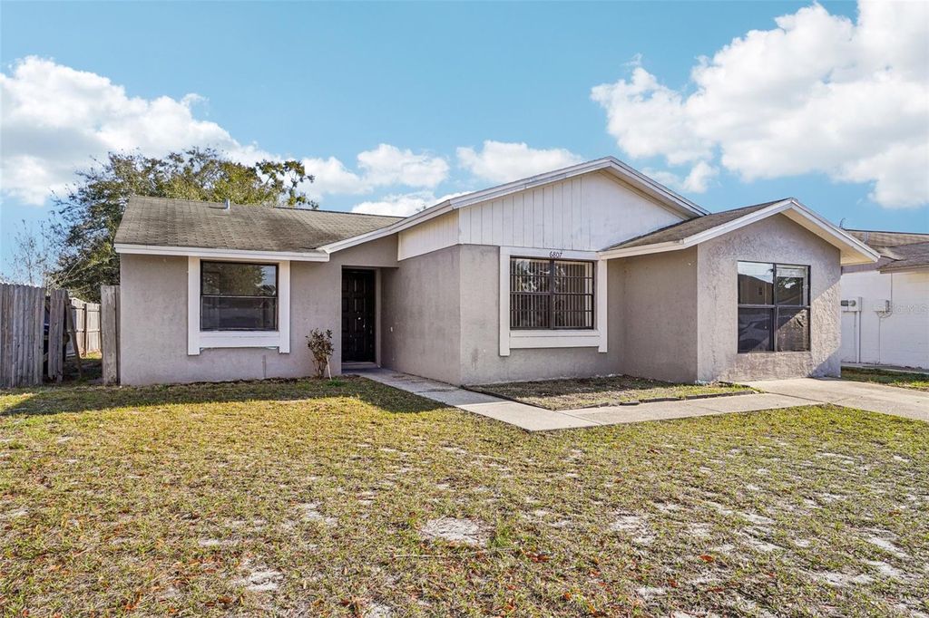 Photo of 6807 White Cliffs Way, Tampa, FL 33625 (MLS # TB8479299)