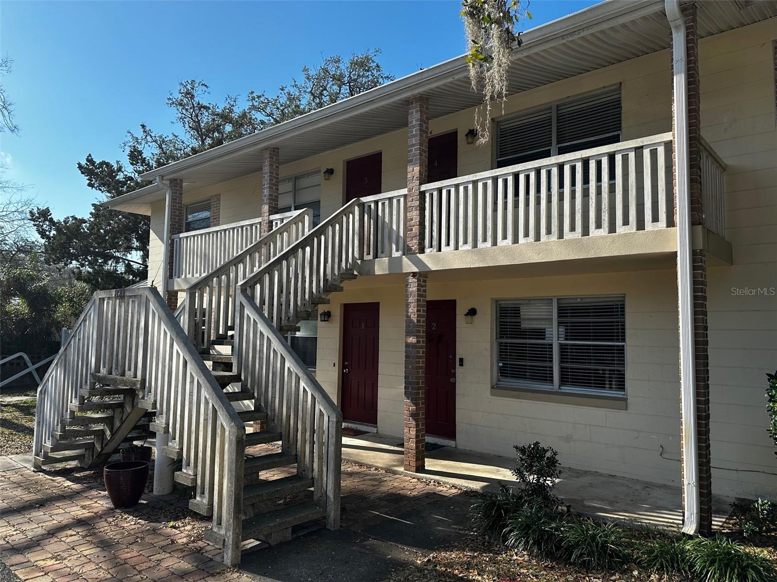 Enjoy this 2 bed 1 bath unit located minutes from the beach. Rent is $1425 monthly, which includes water and lawn maintenance.
Spacious open rooms, with an updated kitchen remodel from 2024. Storage space in backyard, as well personal front awning and individual parking locations.