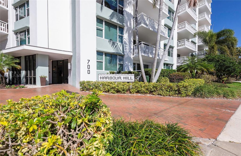 Photo of 700 Beach Drive NE #406, St Petersburg, FL 33701 (MLS # TB8479775)