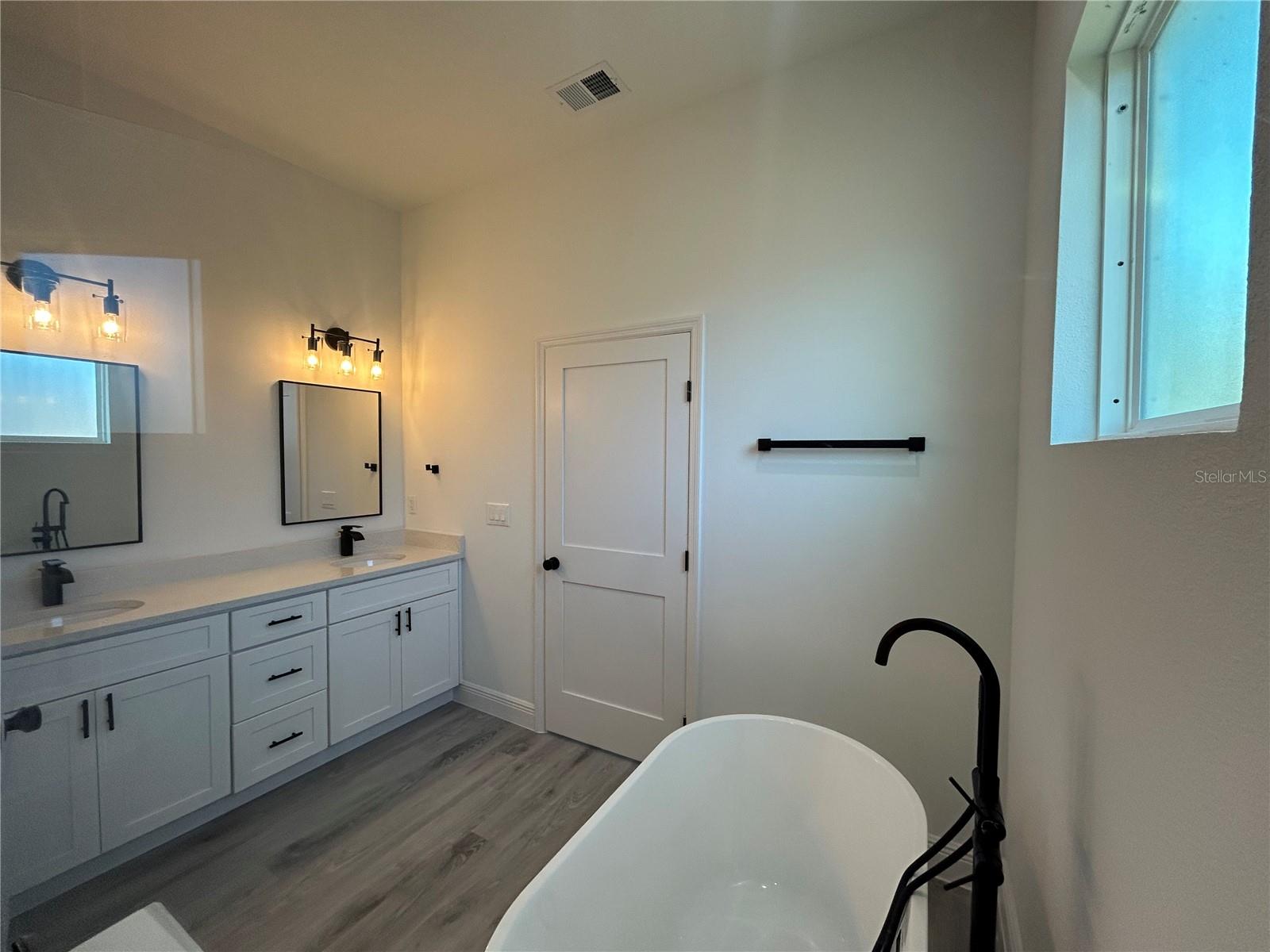 MARION OAKS UN 5 - Residential Lease