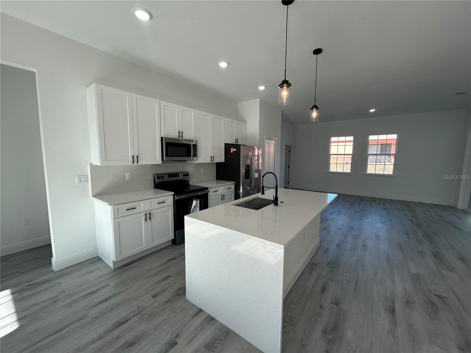 MARION OAKS UN 5 - Residential Lease