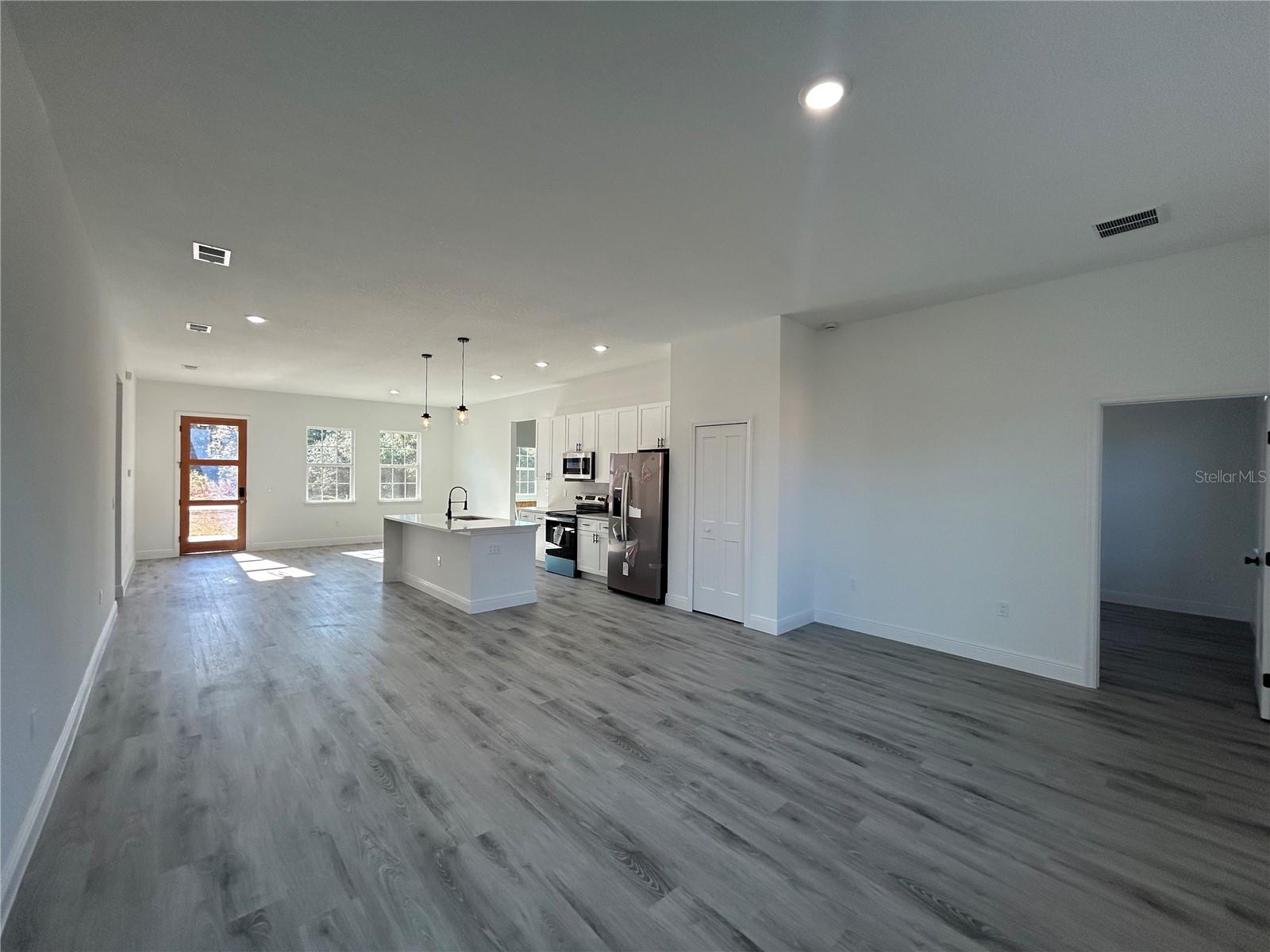 MARION OAKS UN 5 - Residential Lease