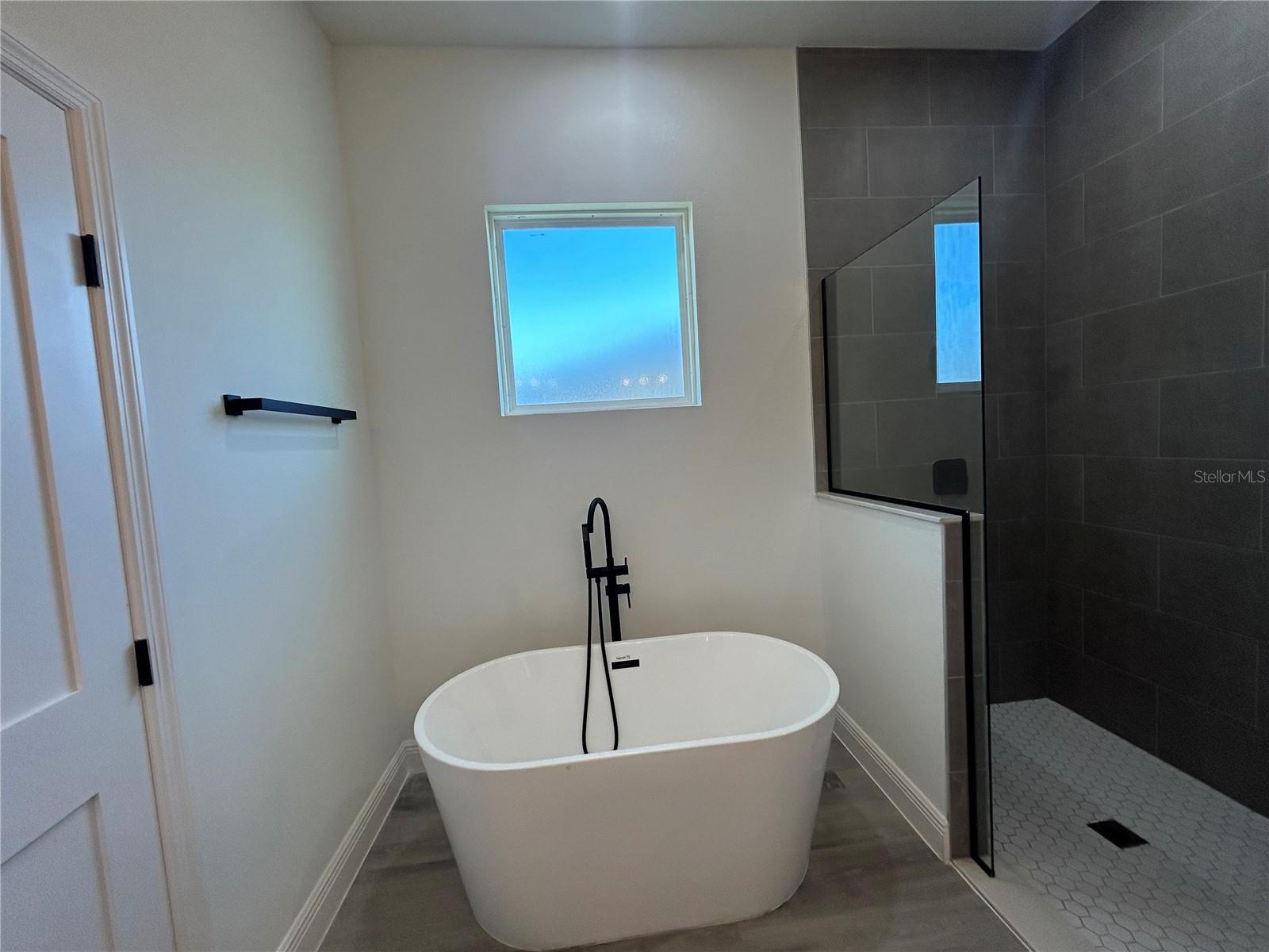 MARION OAKS UN 5 - Residential Lease