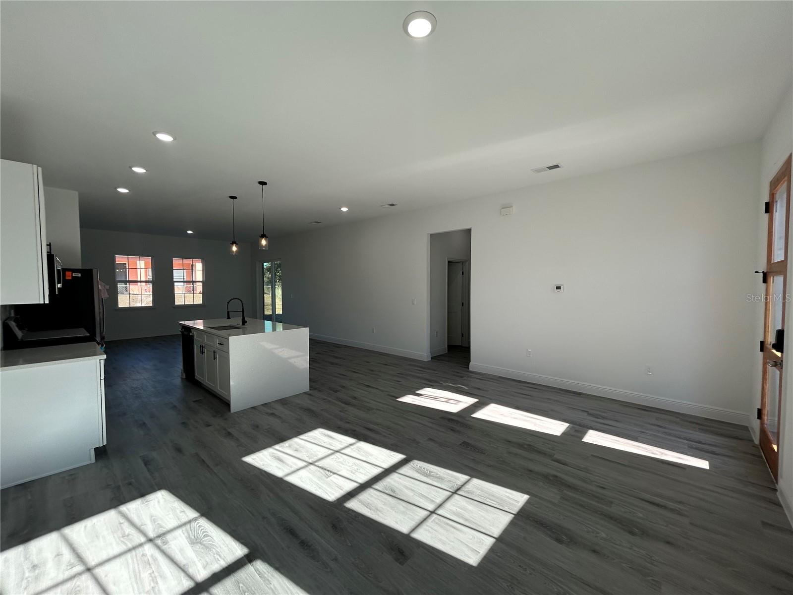 MARION OAKS UN 5 - Residential Lease