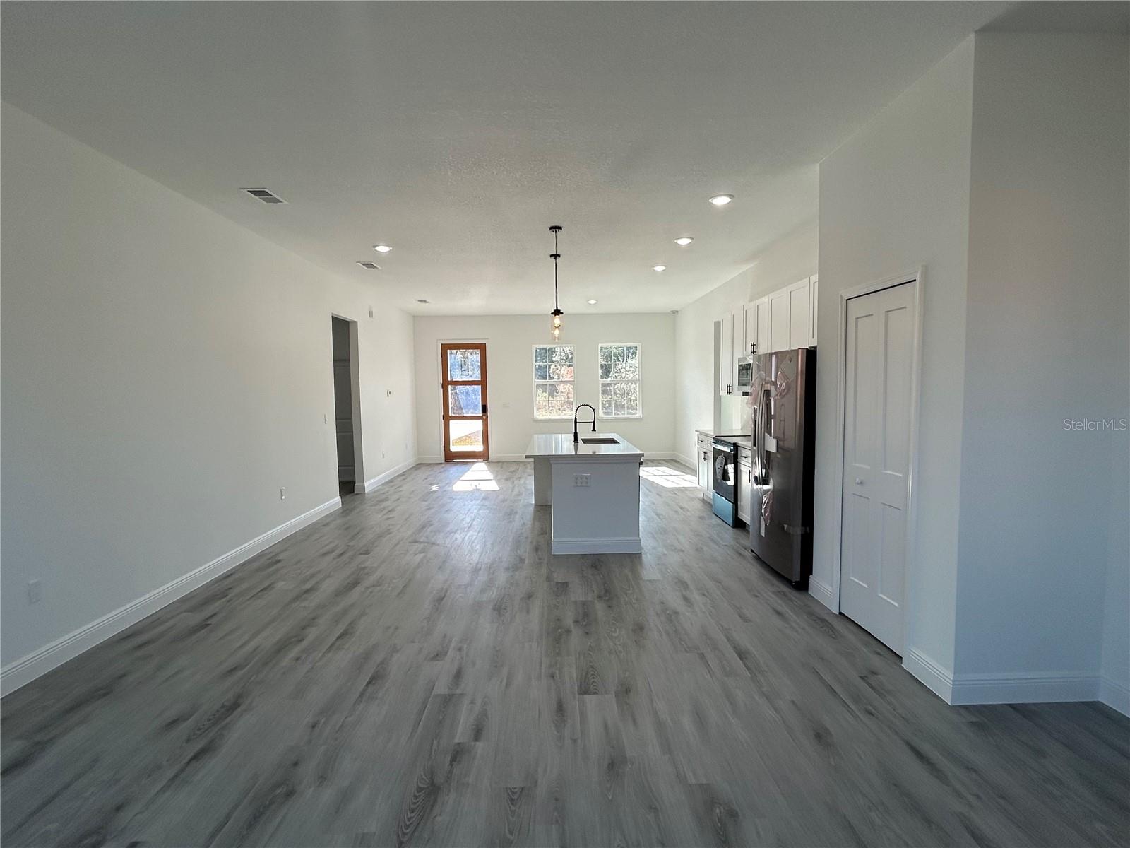 MARION OAKS UN 5 - Residential Lease