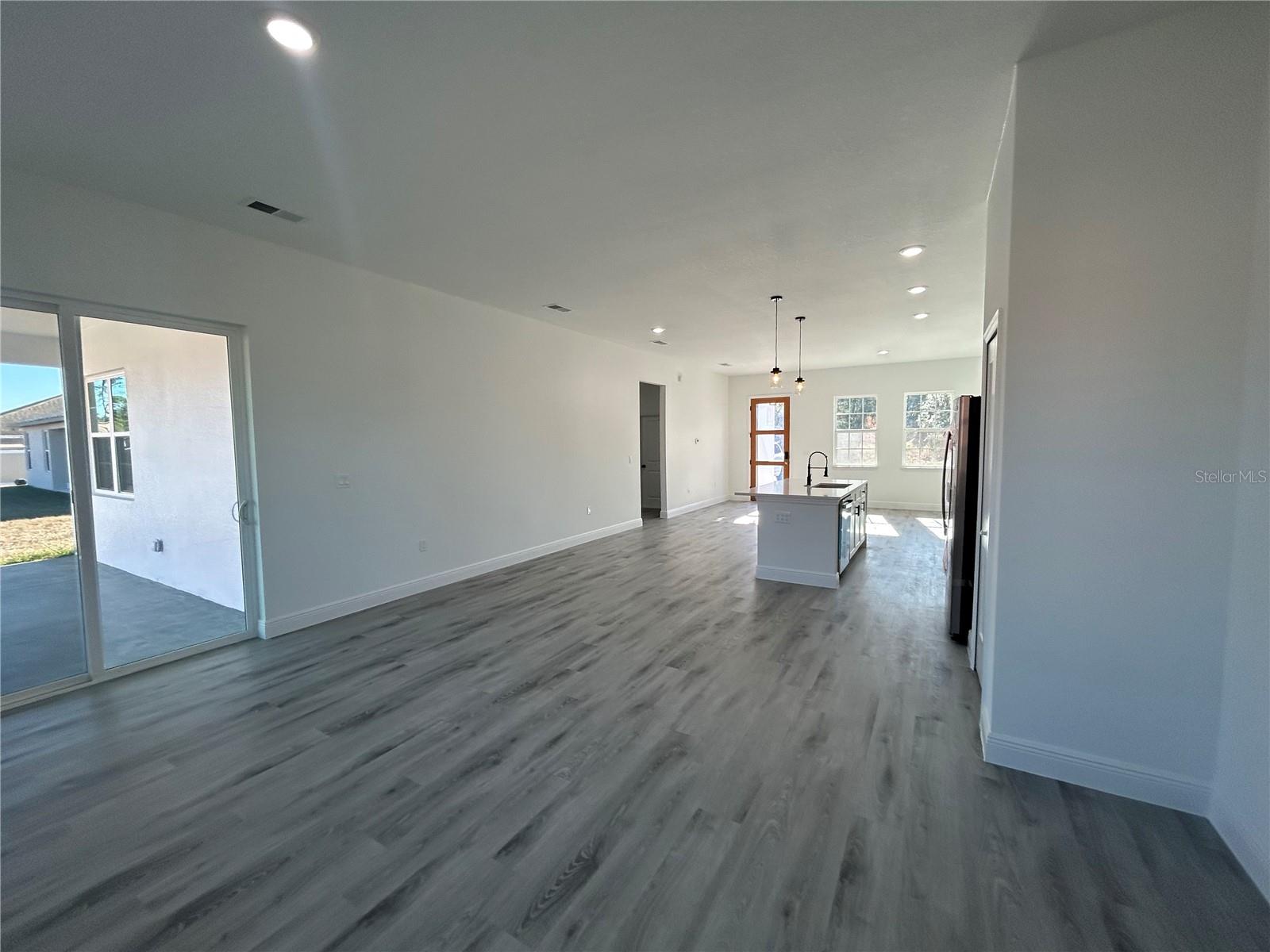 MARION OAKS UN 5 - Residential Lease