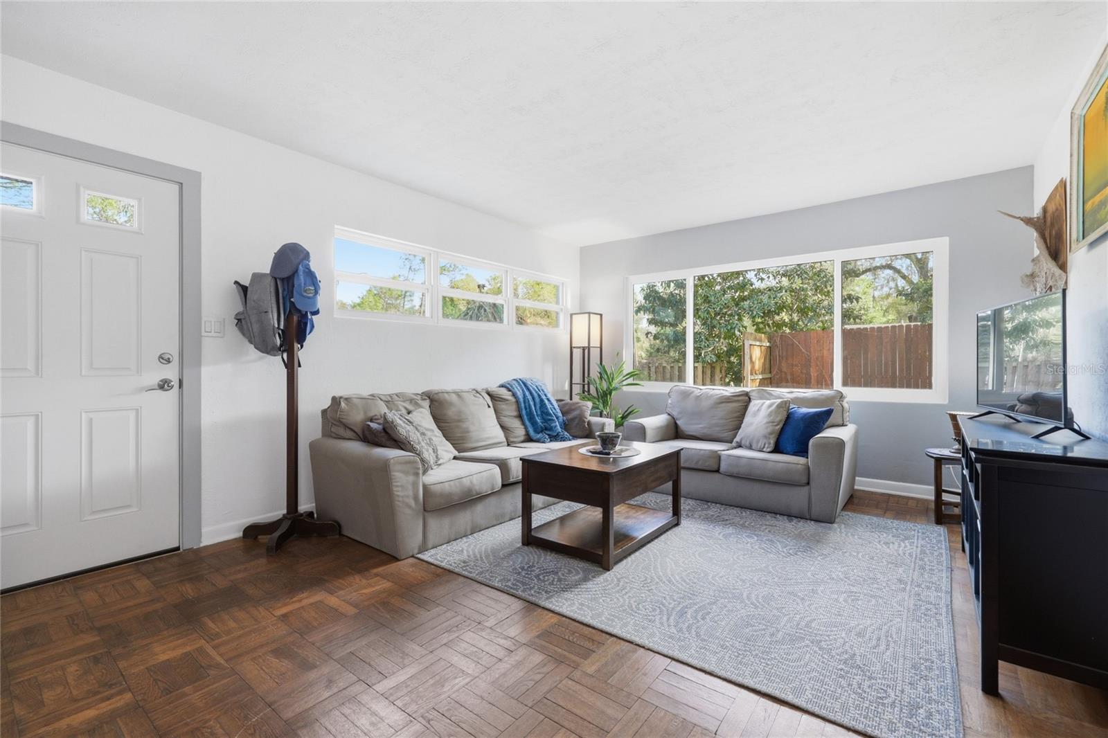 GOLF CLUB MANOR - Residential