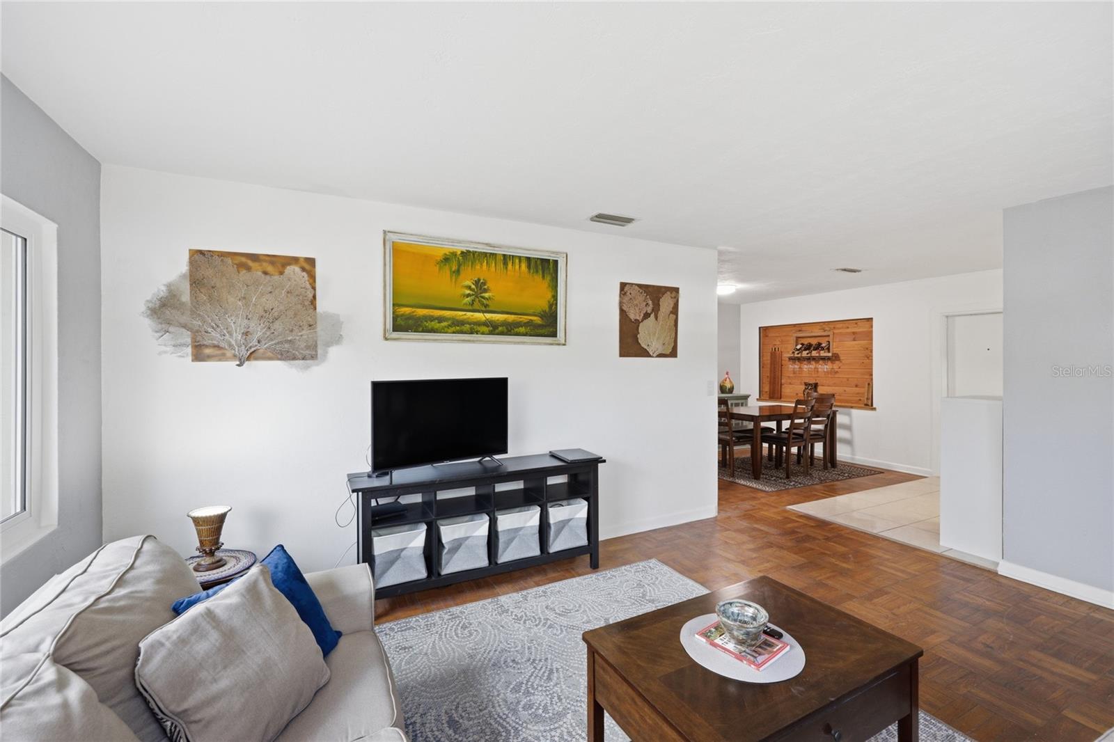 GOLF CLUB MANOR - Residential