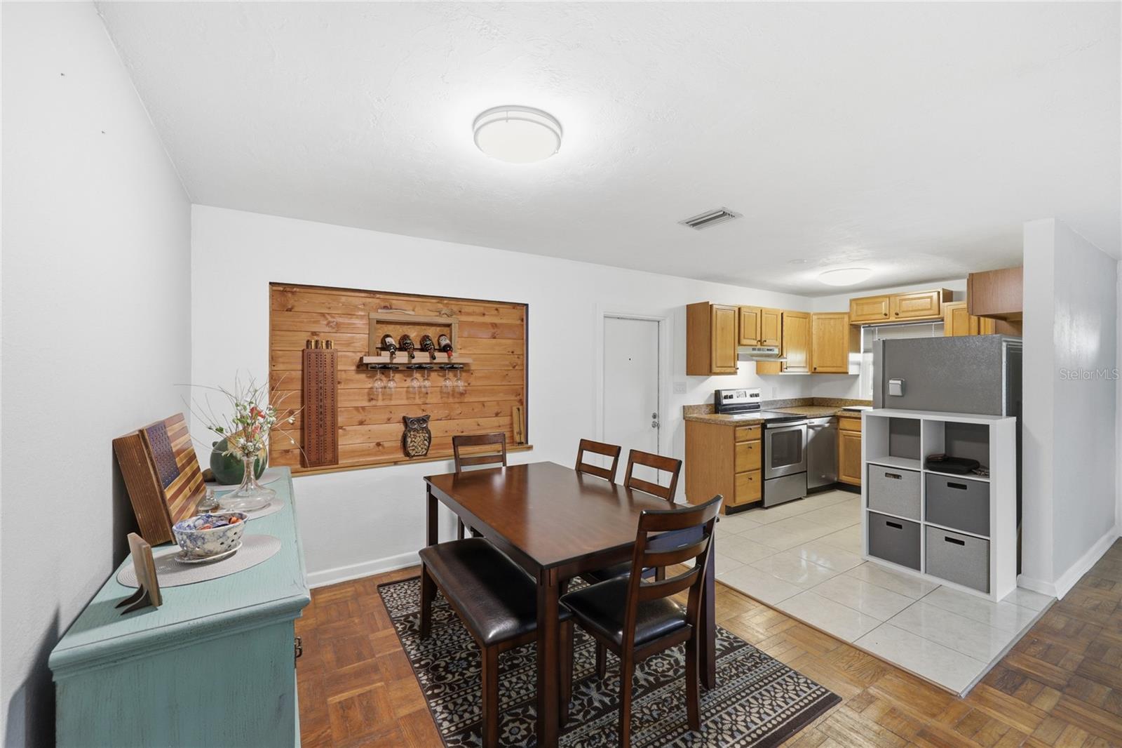 GOLF CLUB MANOR - Residential