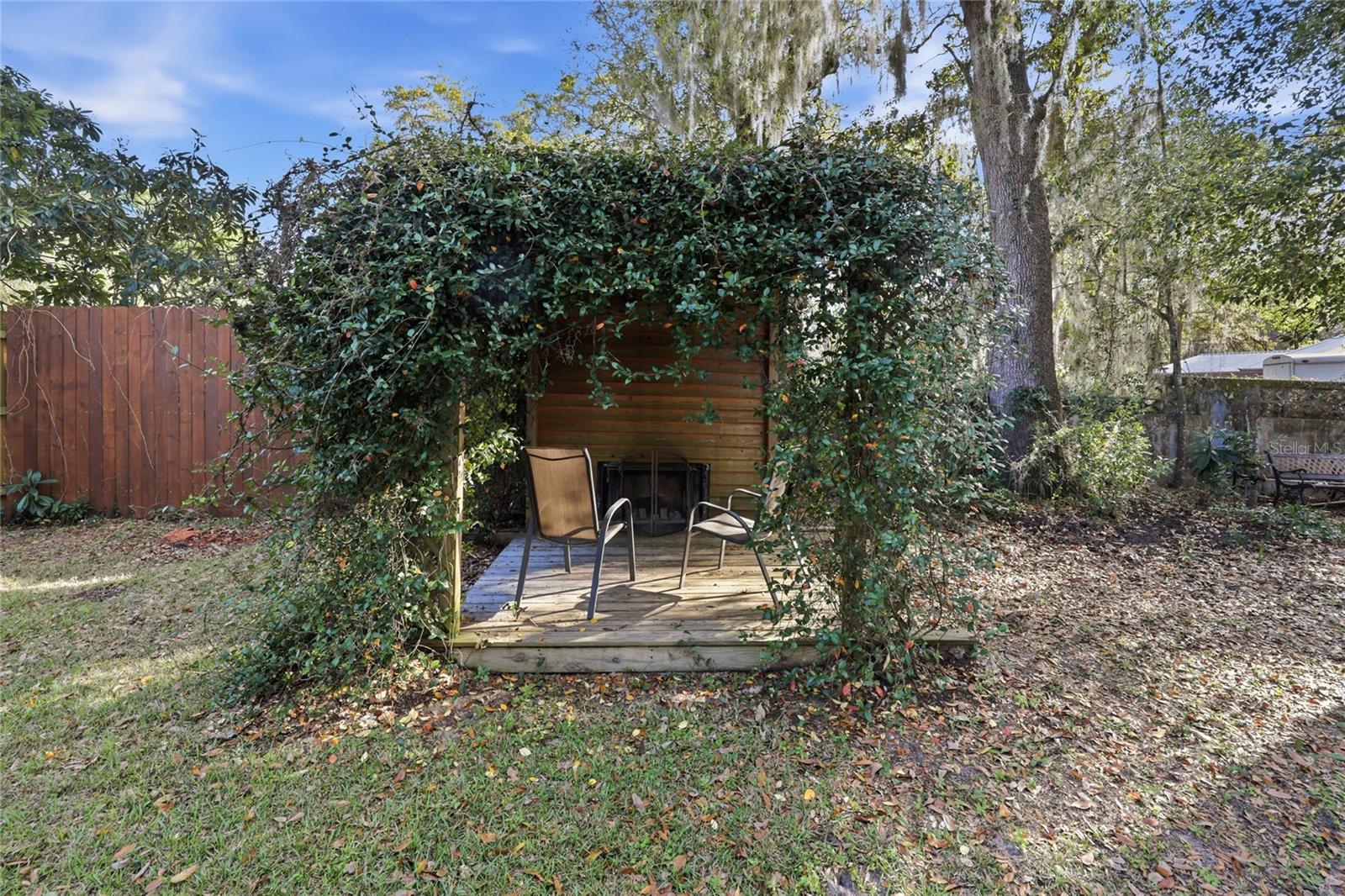 GOLF CLUB MANOR - Residential