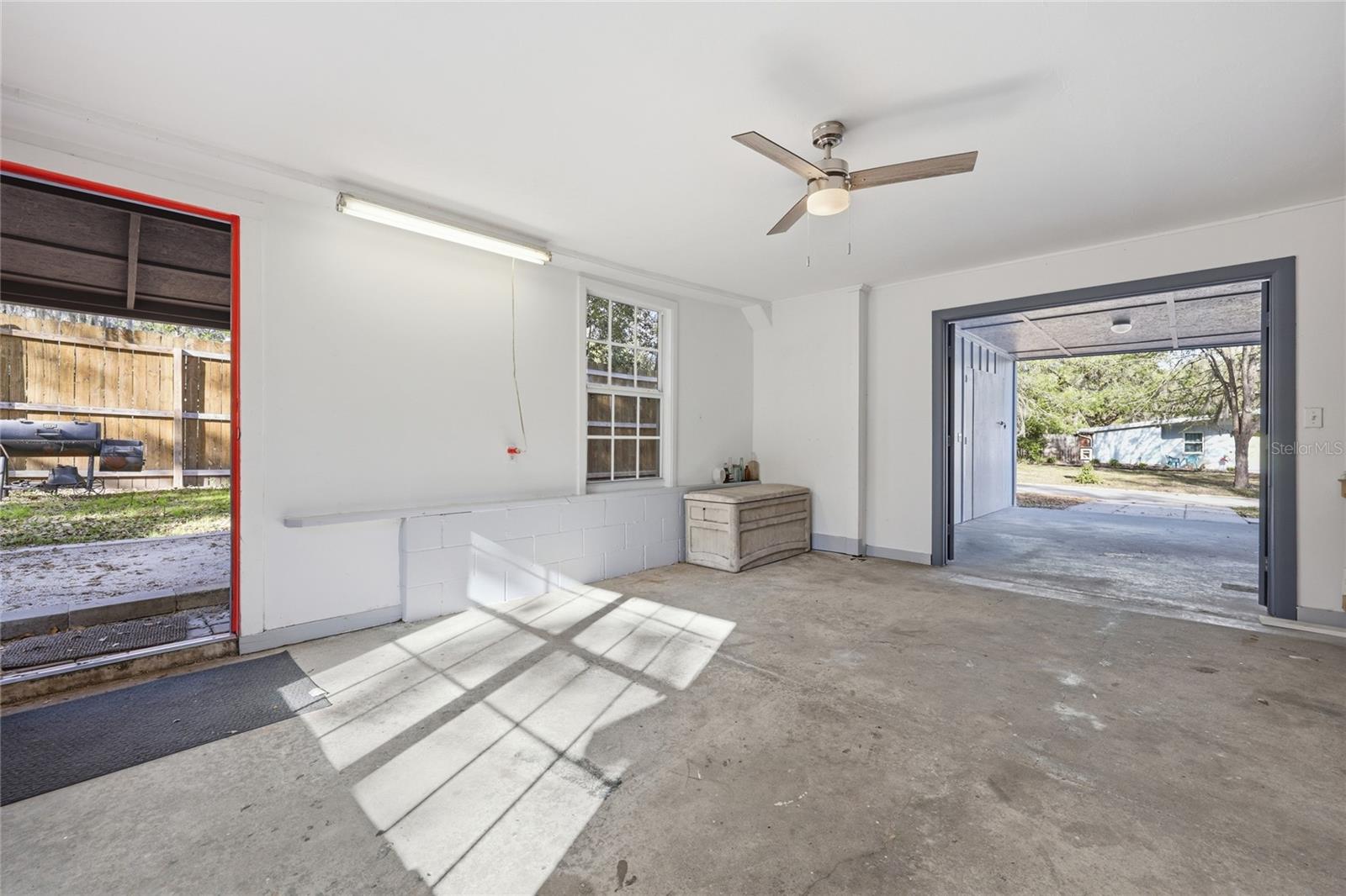 GOLF CLUB MANOR - Residential