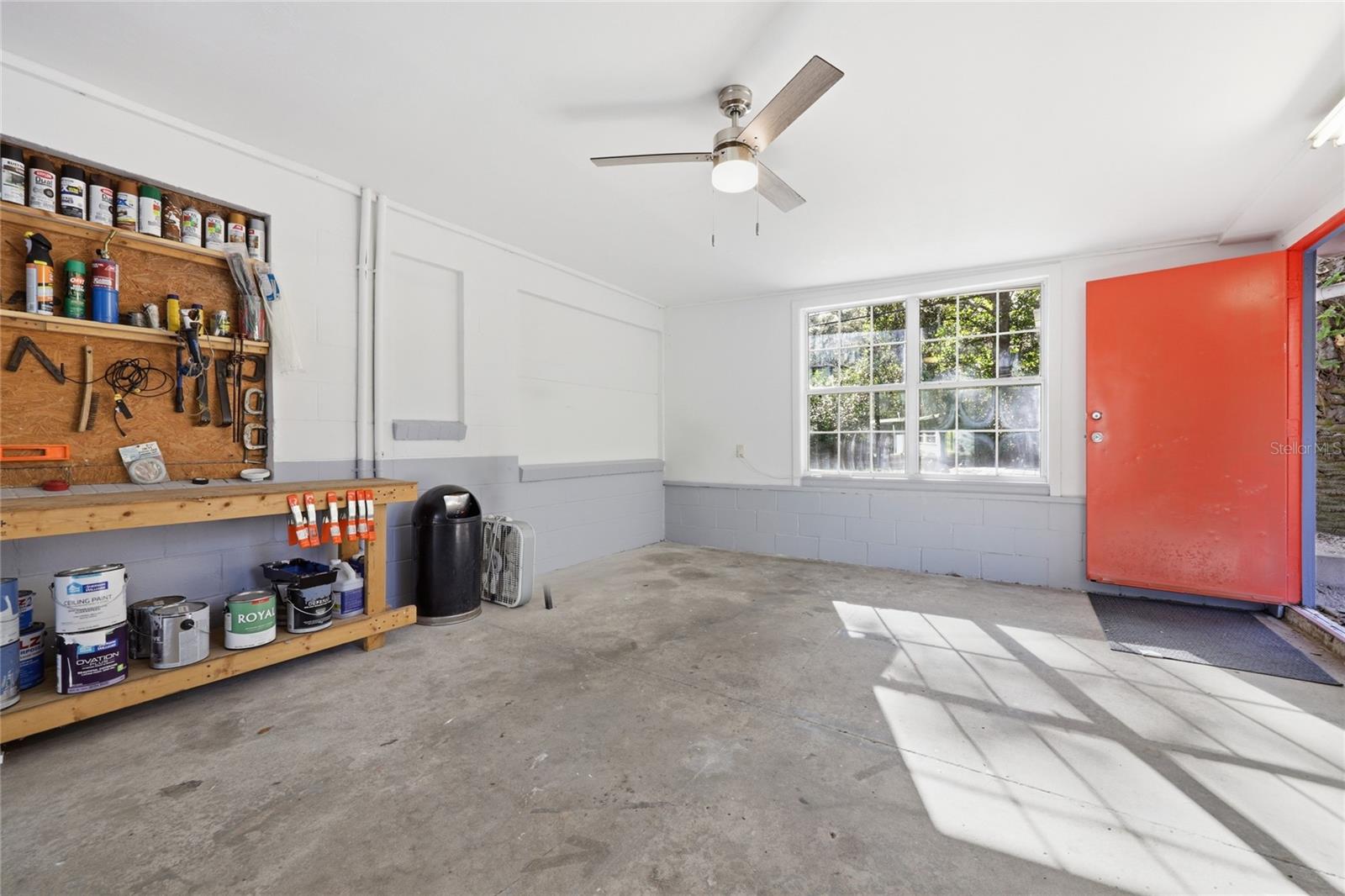 GOLF CLUB MANOR - Residential