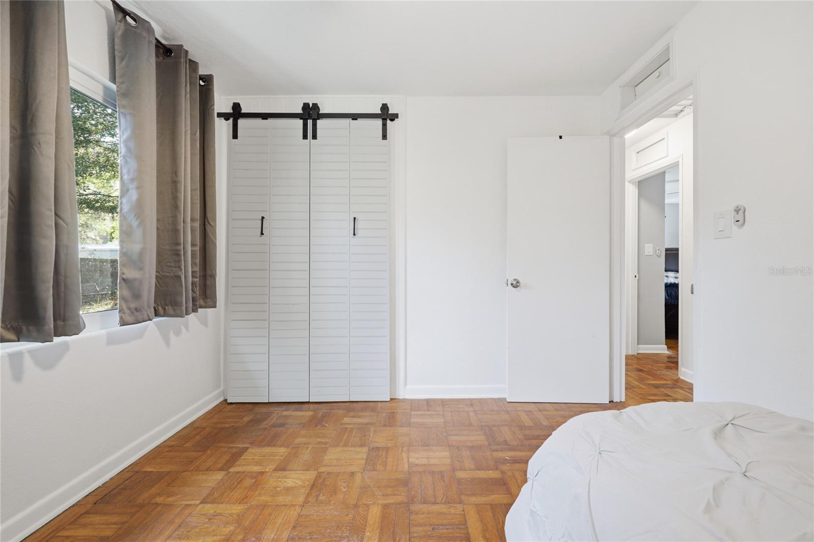 GOLF CLUB MANOR - Residential