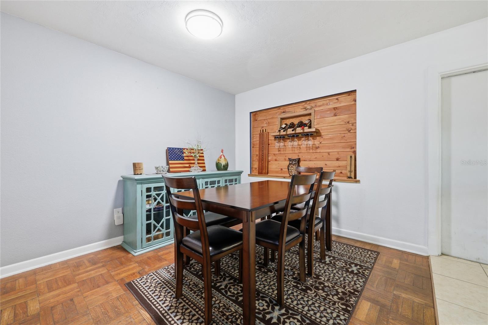 GOLF CLUB MANOR - Residential