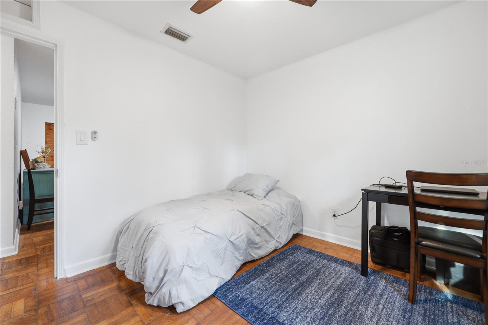 GOLF CLUB MANOR - Residential