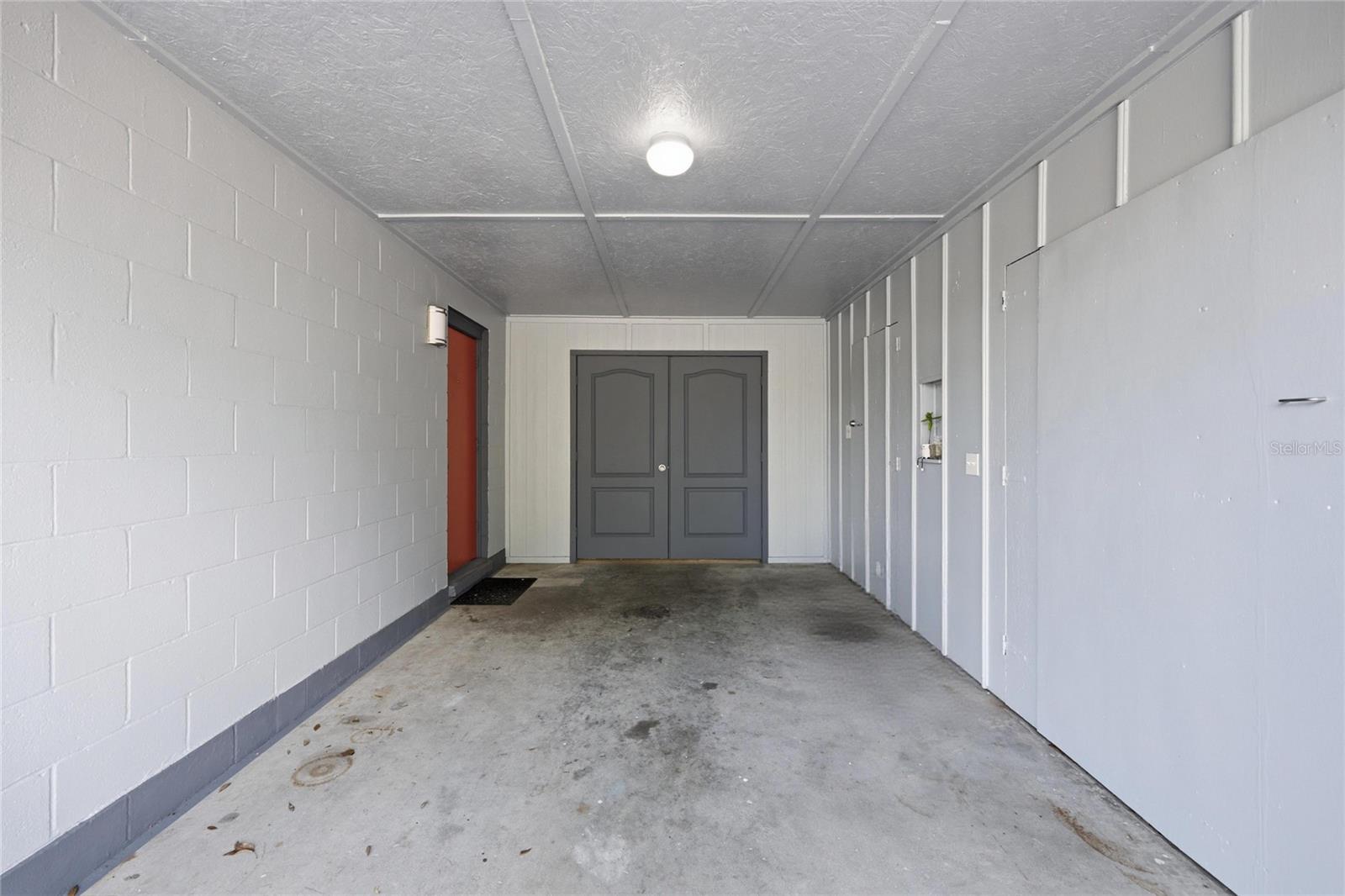 GOLF CLUB MANOR - Residential