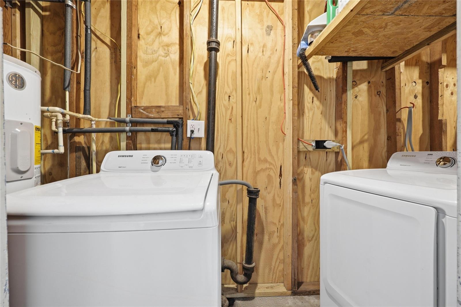 GOLF CLUB MANOR - Residential