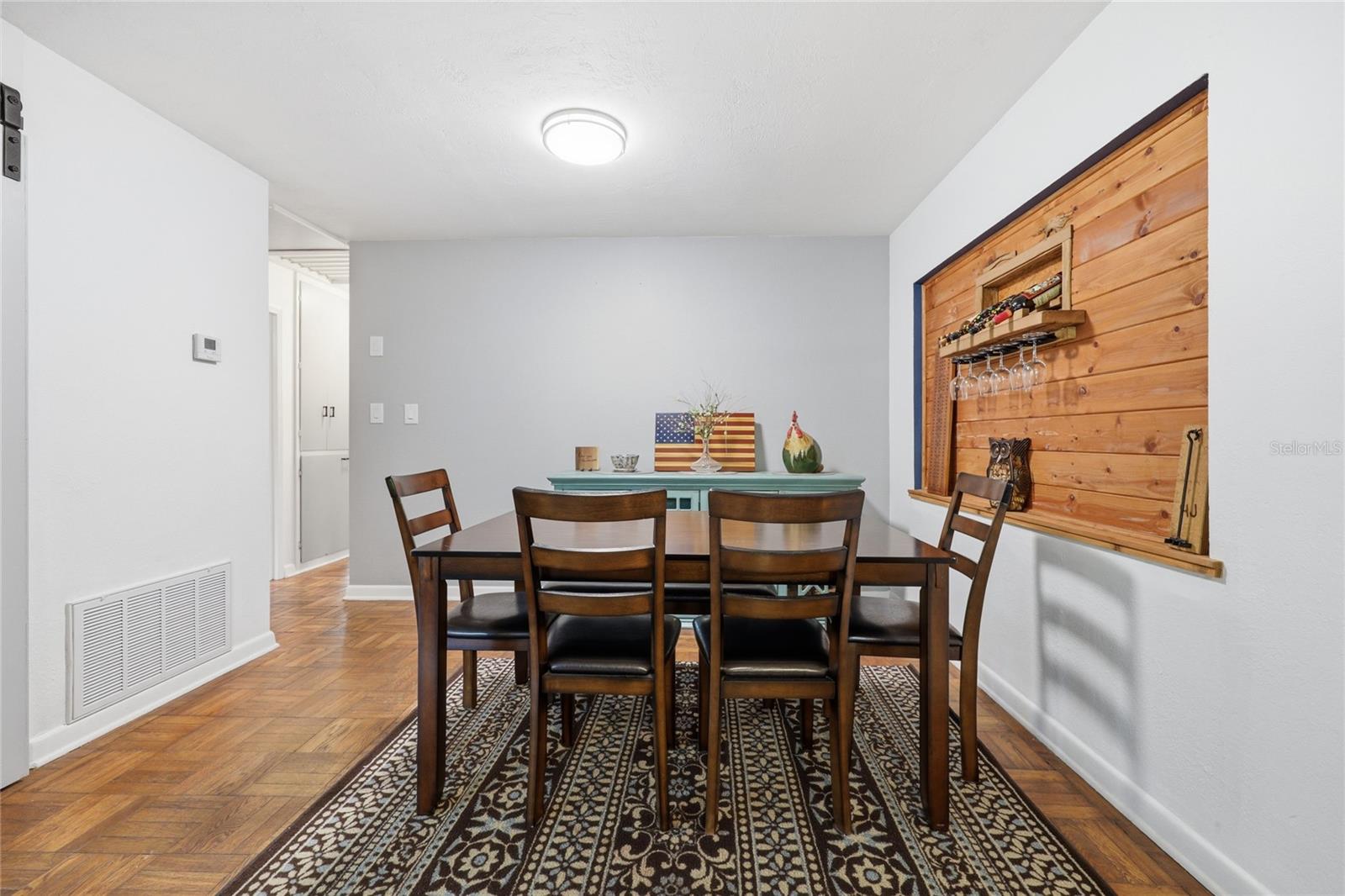 GOLF CLUB MANOR - Residential