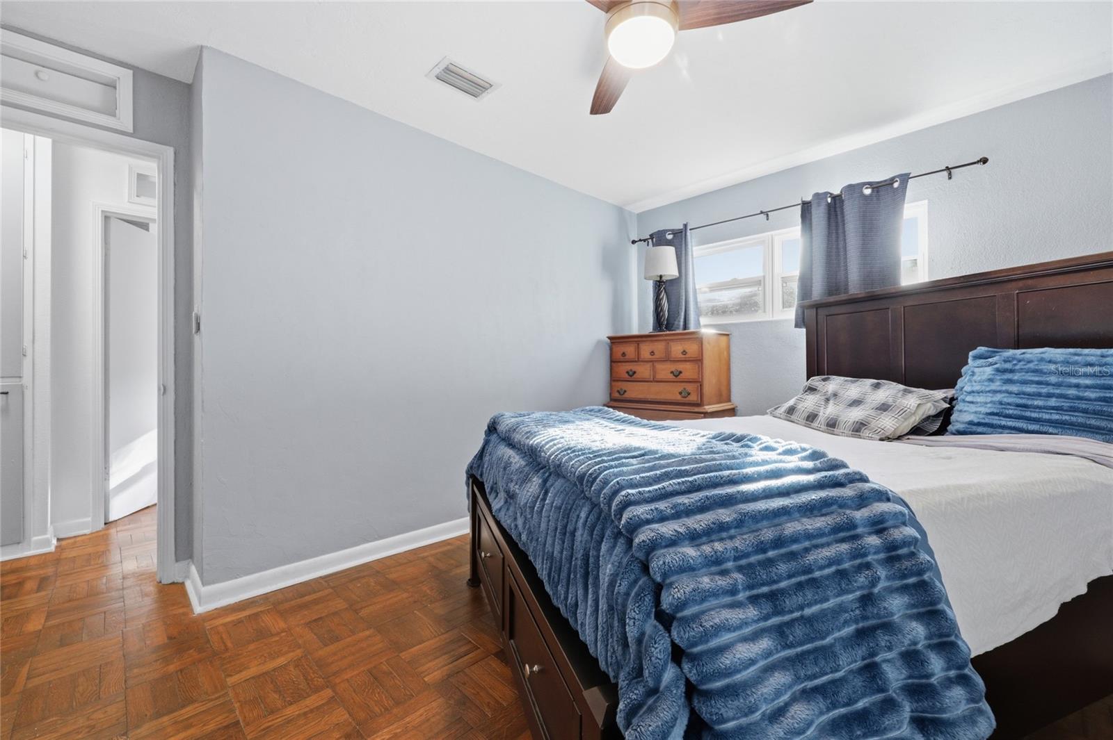 GOLF CLUB MANOR - Residential