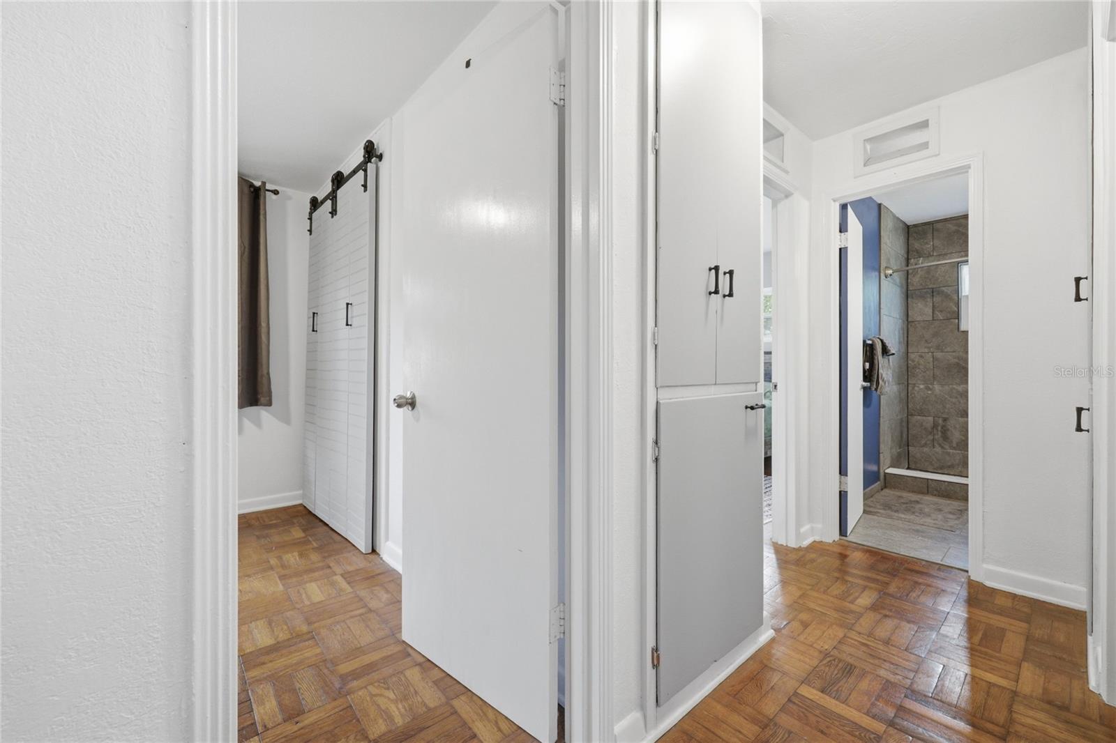 GOLF CLUB MANOR - Residential