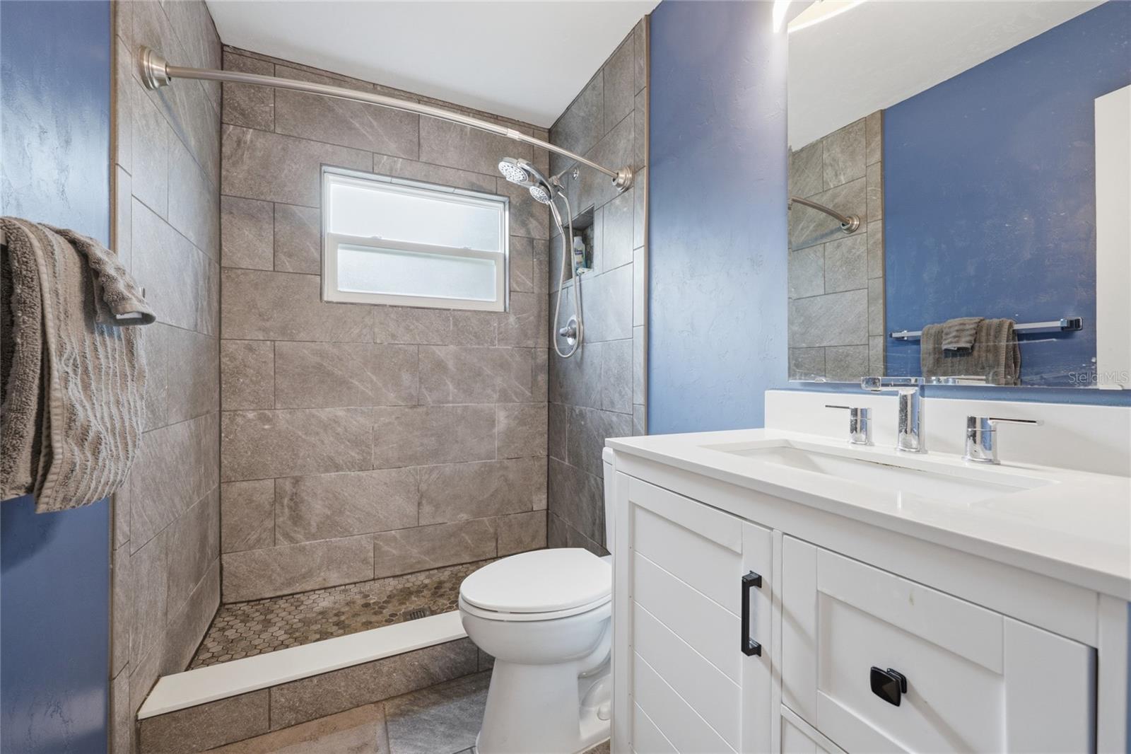 GOLF CLUB MANOR - Residential