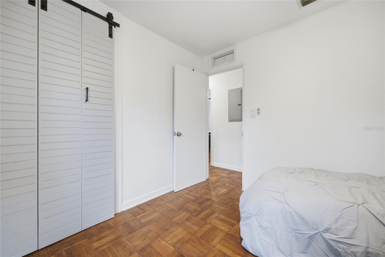 GOLF CLUB MANOR - Residential