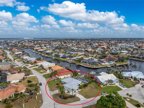 A home in PUNTA GORDA