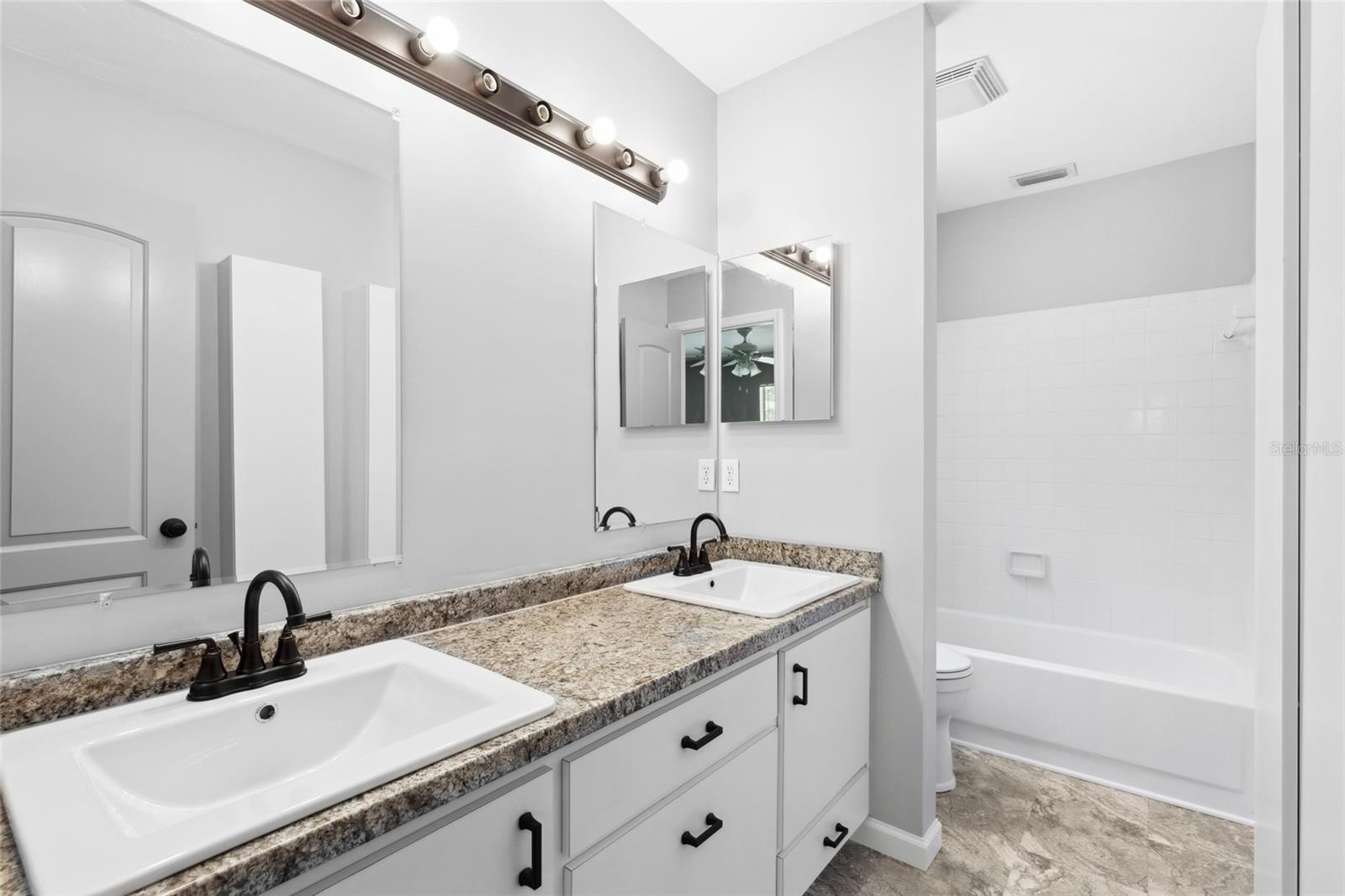 DEER RUN III - Residential