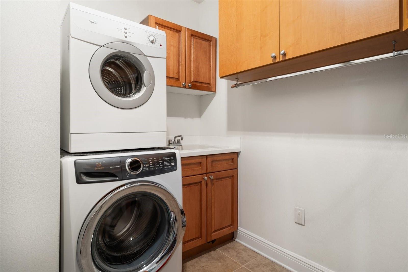 BELLASOL WATERFRONT VILLAS A C - Residential