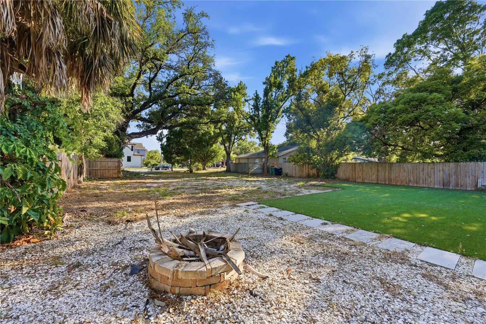 BAYHILL ESTATES ADD - Land