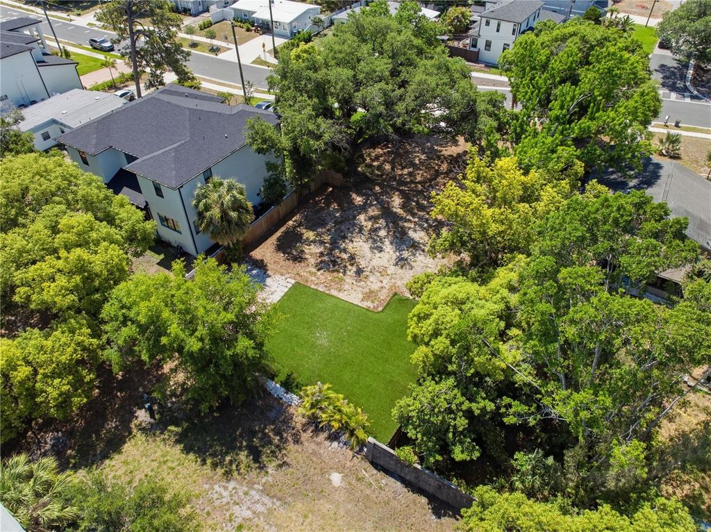 Photo of 2929 W Averill Avenue, Tampa, FL 33611 (MLS # TB8497625)