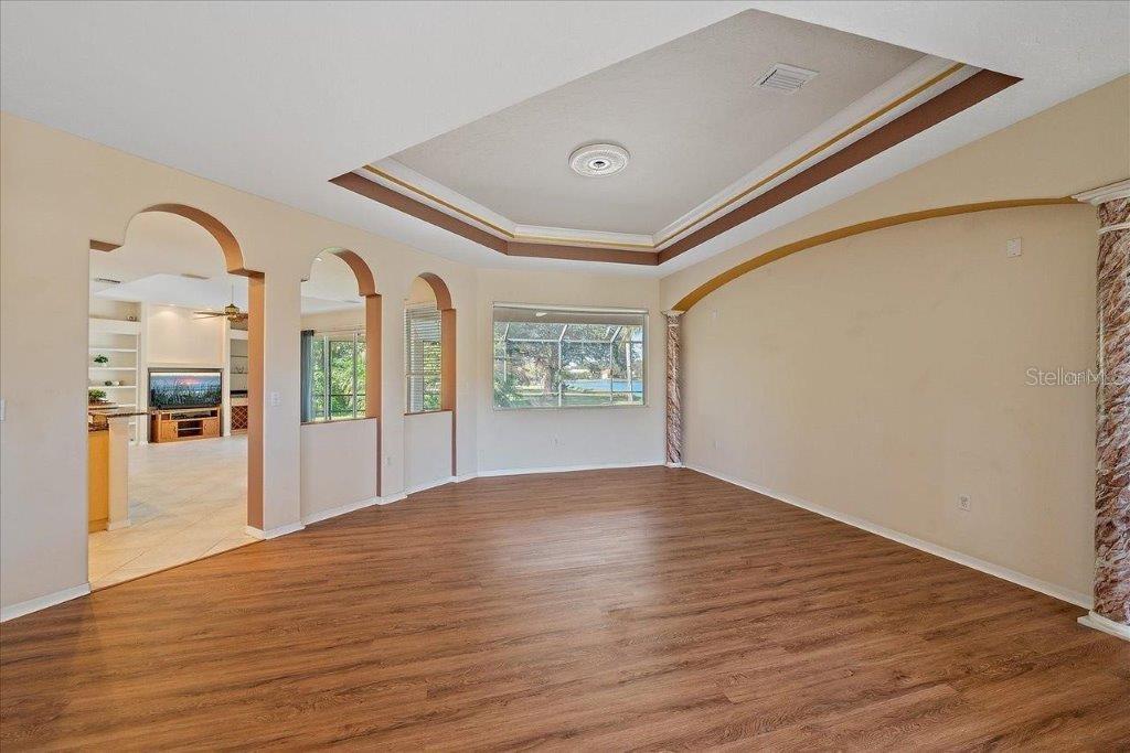 4978 CEDAR OAK WAY