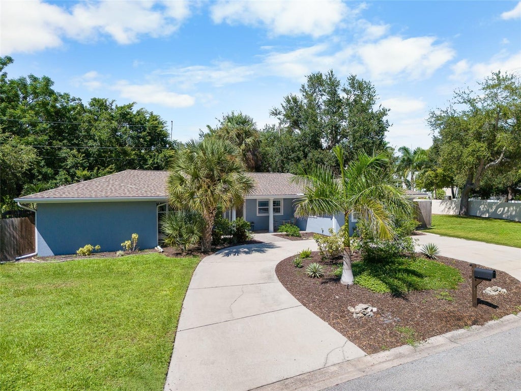 Photo of 771 Indian Beach Circle, Sarasota, FL 34234 (MLS # A4703875)