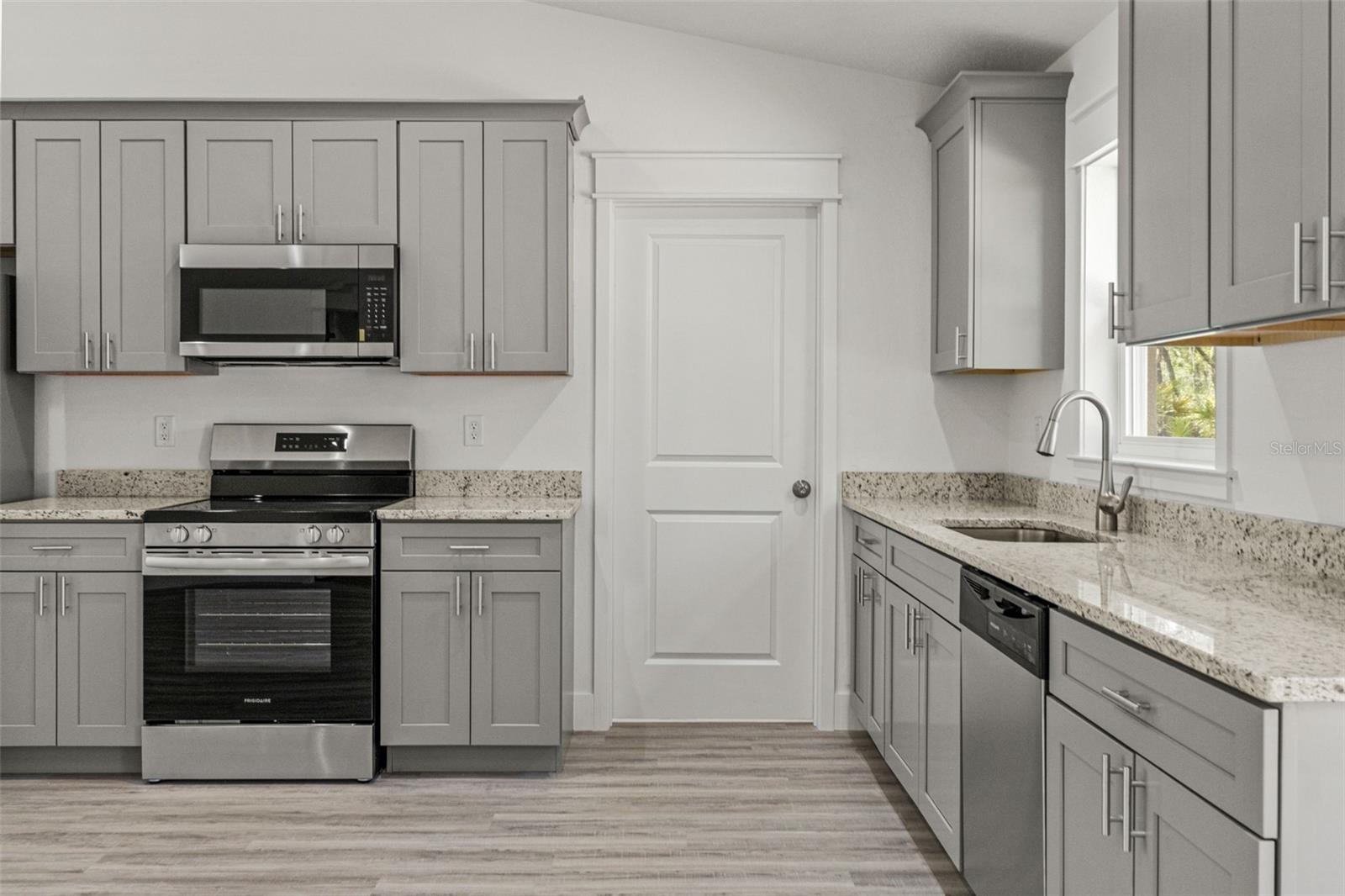 ROYAL HIGHLANDS - Residential