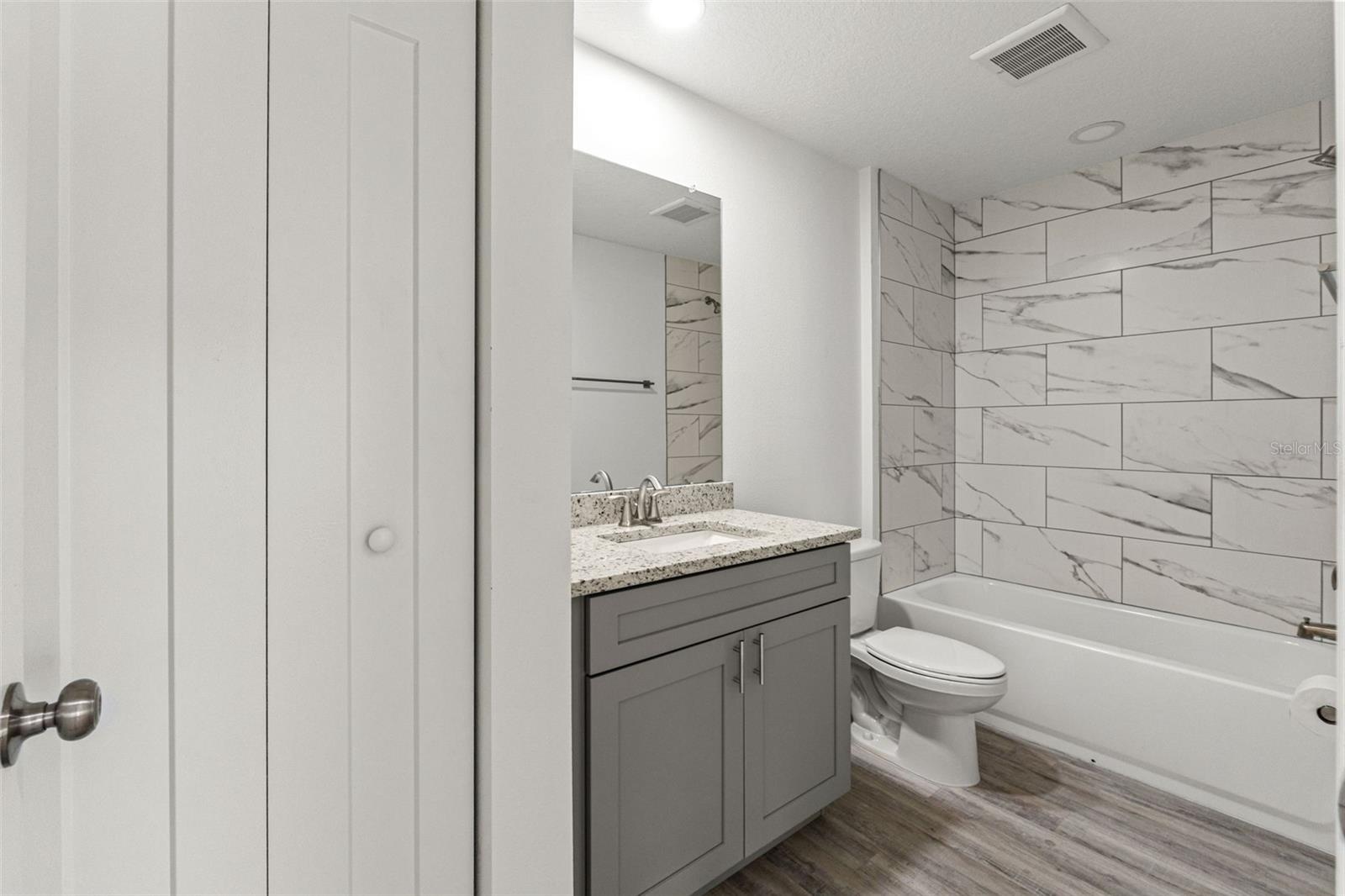 ROYAL HIGHLANDS - Residential