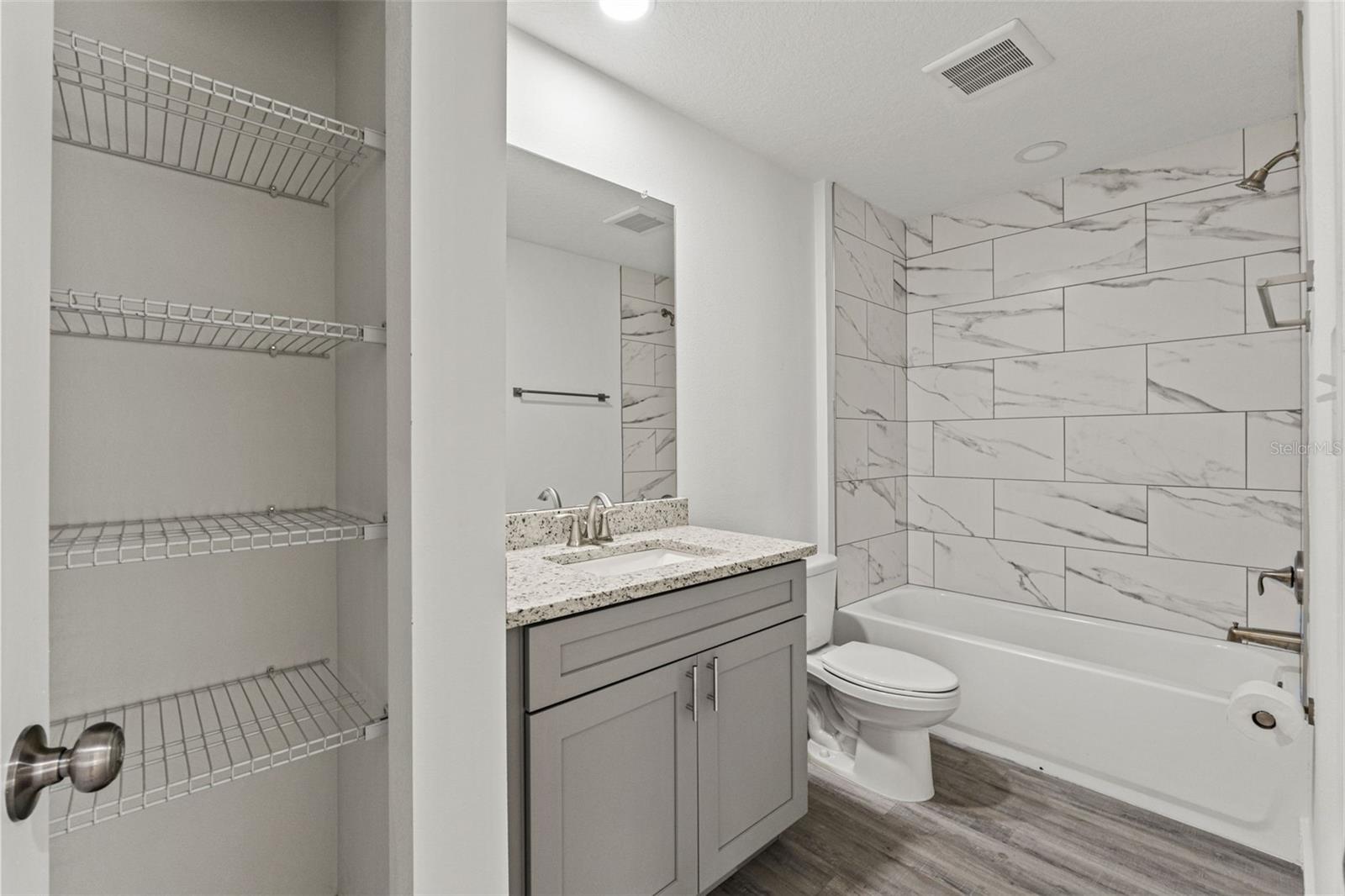 ROYAL HIGHLANDS - Residential