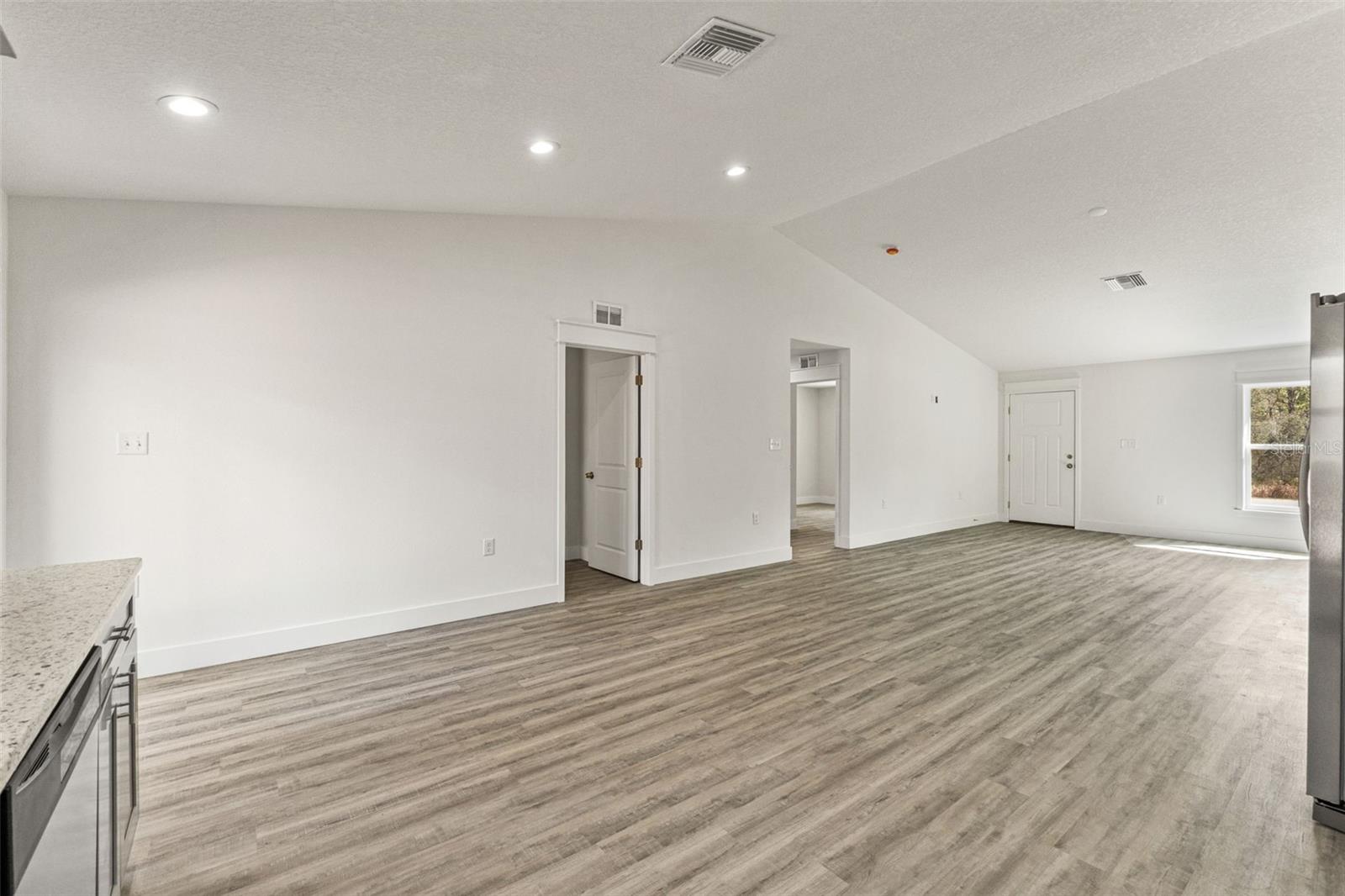 ROYAL HIGHLANDS - Residential