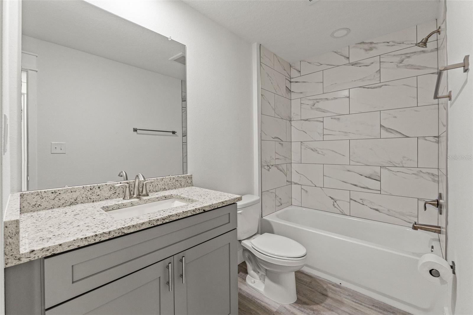 ROYAL HIGHLANDS - Residential