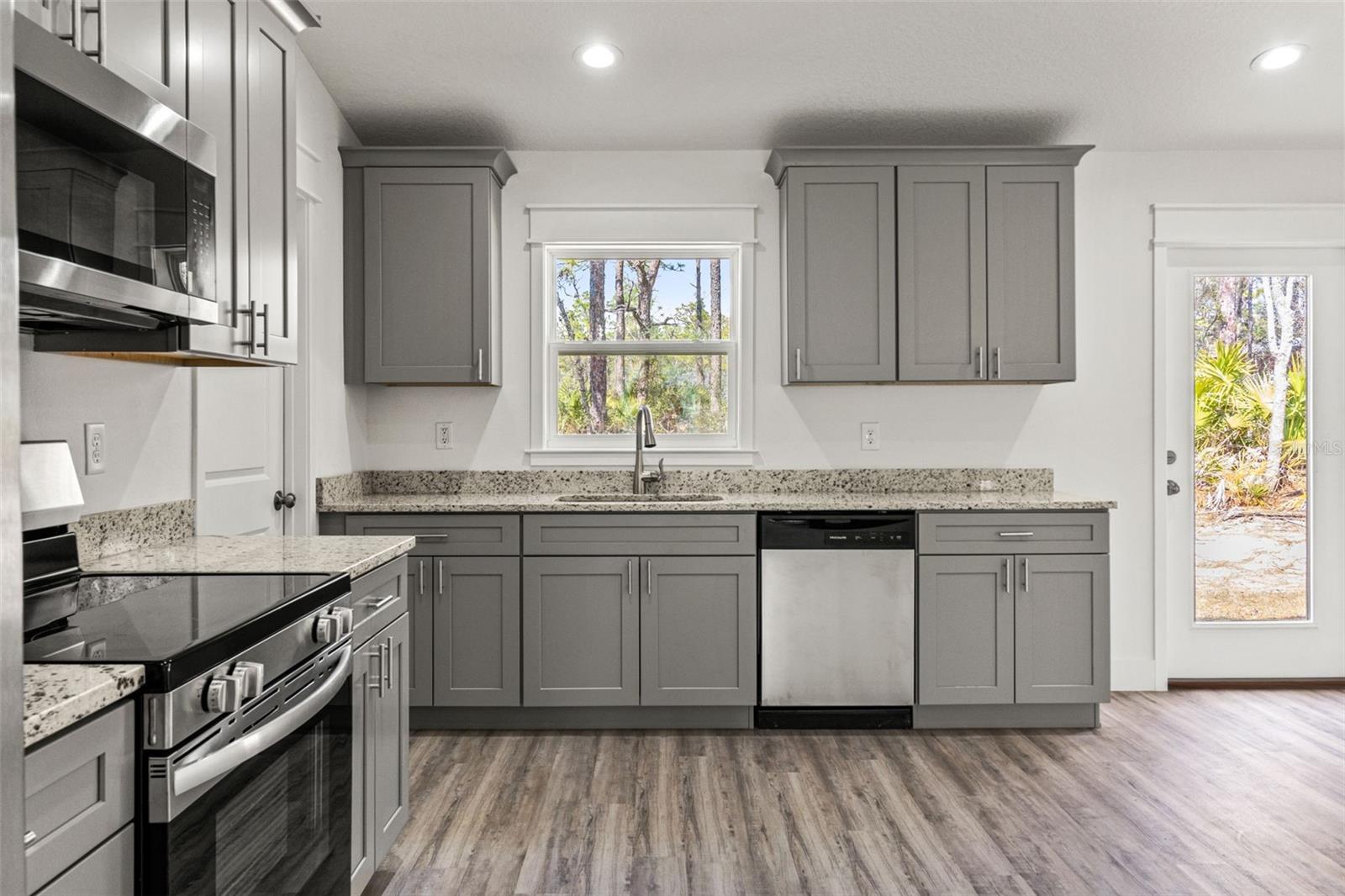 ROYAL HIGHLANDS - Residential